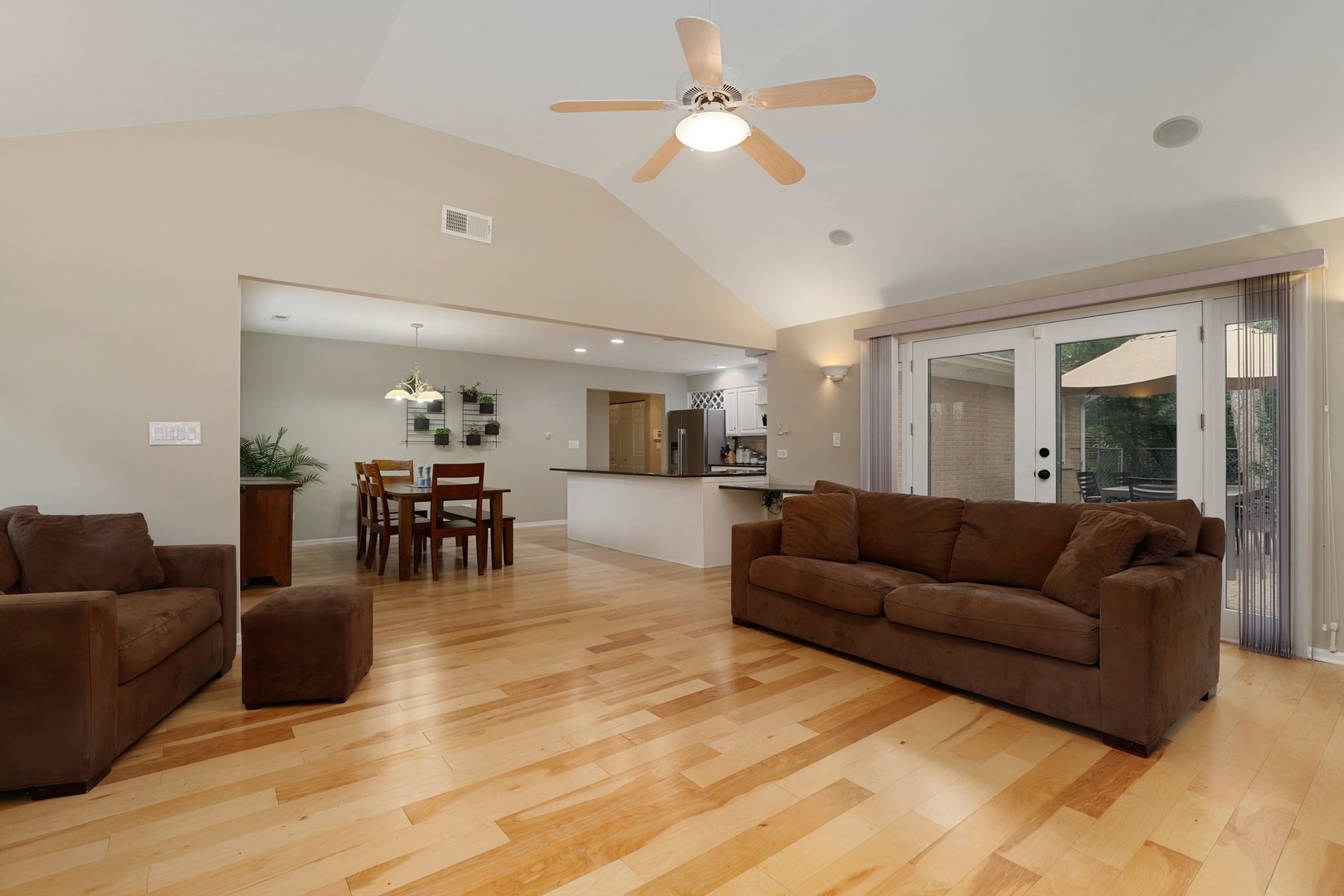 1731 Good Avenue Park Ridge, IL 60068 - Photo 5 of 23
