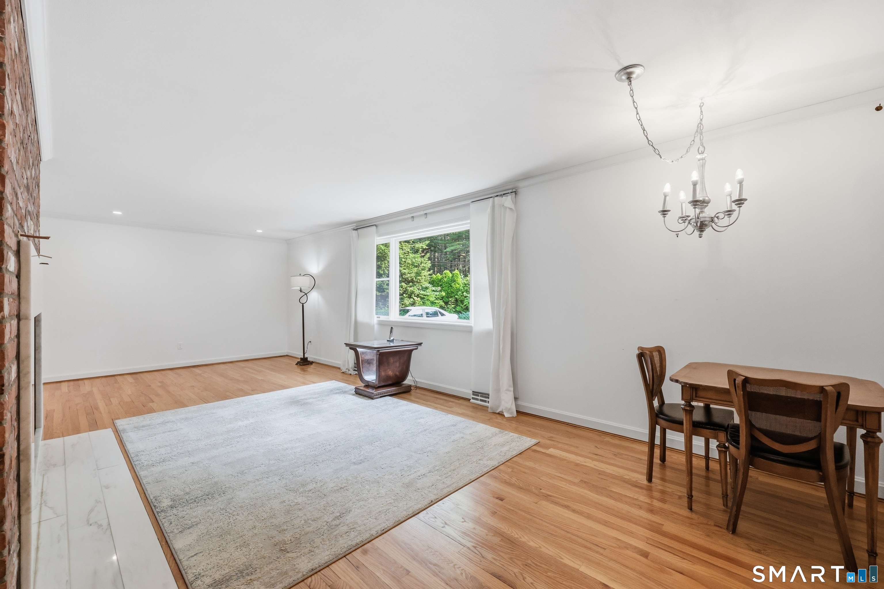 161 Great Pond Road Simsbury, CT 06070 - Photo 4 of 33 Gallery Image 4