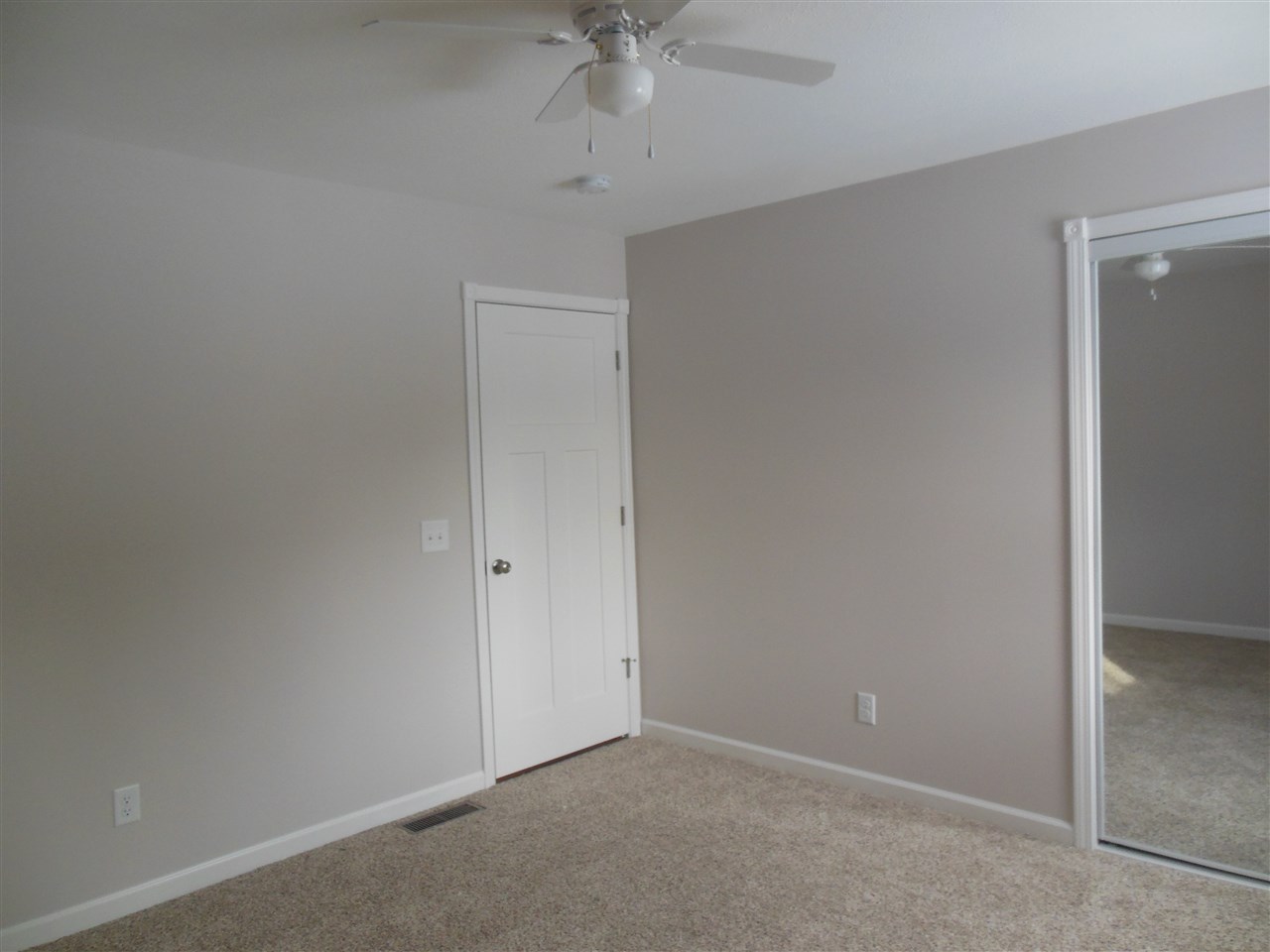 1547 Round Lake Road Interlochen, MI 49643 - Photo 19 of 42 1864826-20.JPG