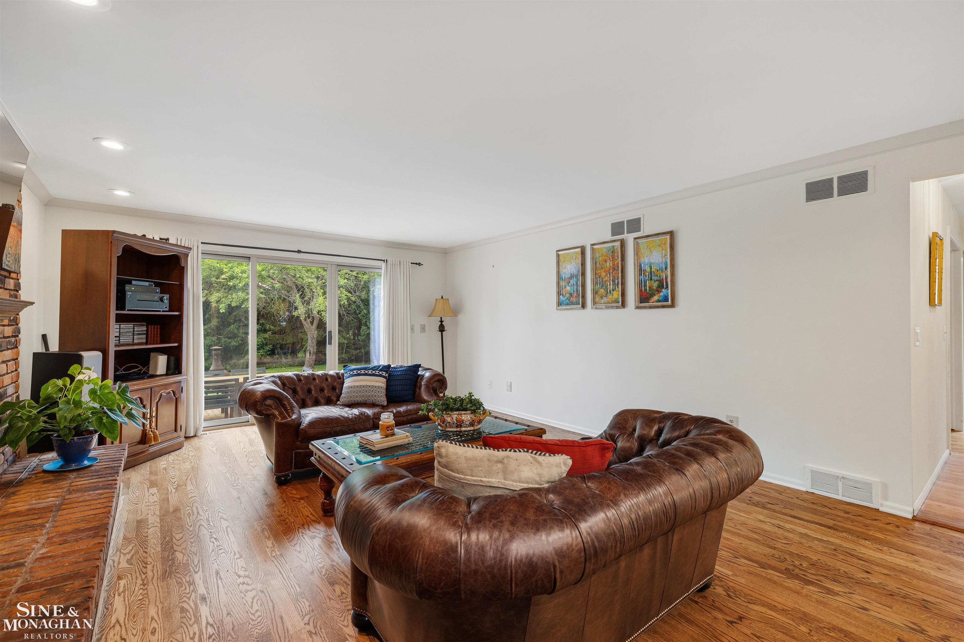 725 Fisher Road Grosse Pointe, MI 48230 - Photo 13 of 63 50211891-1362ac19-ef19-4c5a-a578-c89fbf769661.JPG