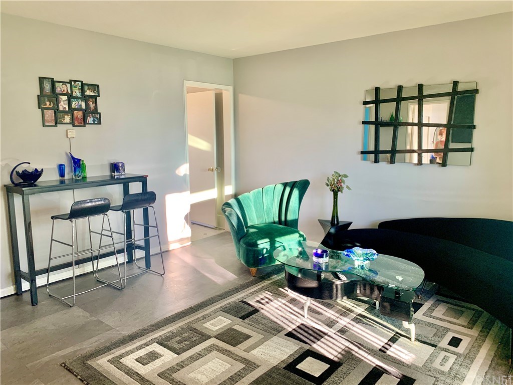 9750 Remick Avenue Pacoima, CA 91331 - Photo 4 of 14