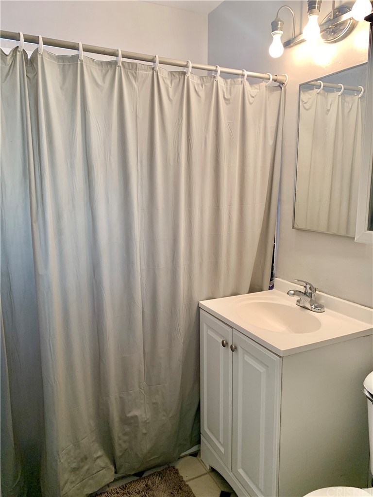 9750 Remick Avenue Pacoima, CA 91331 - Photo 10 of 14