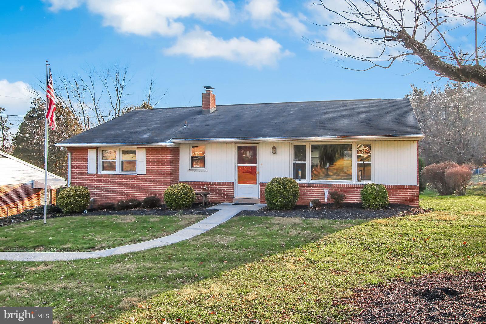2725 Clearview Road York, PA 17406 - Photo 1 of 26 Gallery Image 1