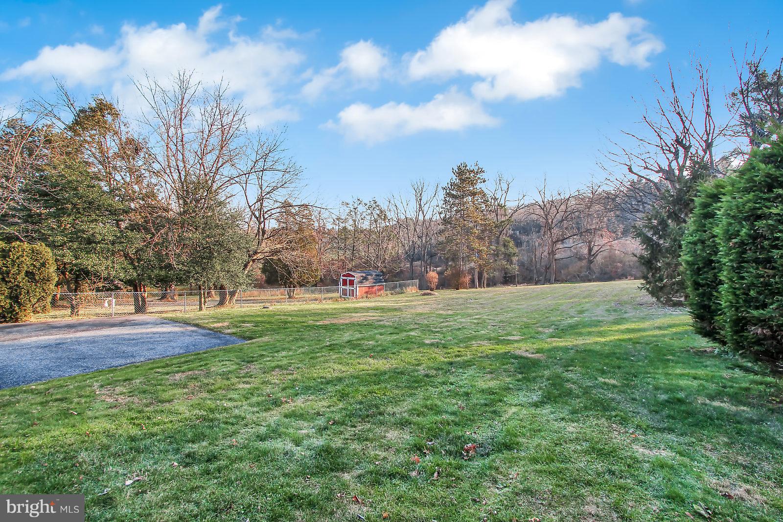 2725 Clearview Road York, PA 17406 - Photo 23 of 26 Gallery Image 23
