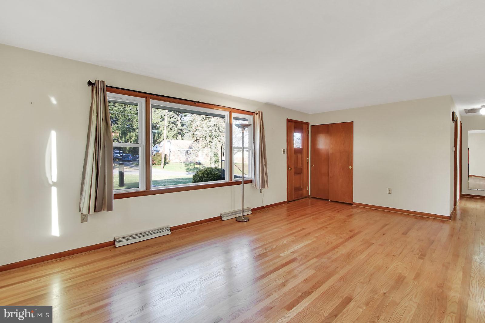 2725 Clearview Road York, PA 17406 - Photo 6 of 26 Gallery Image 6