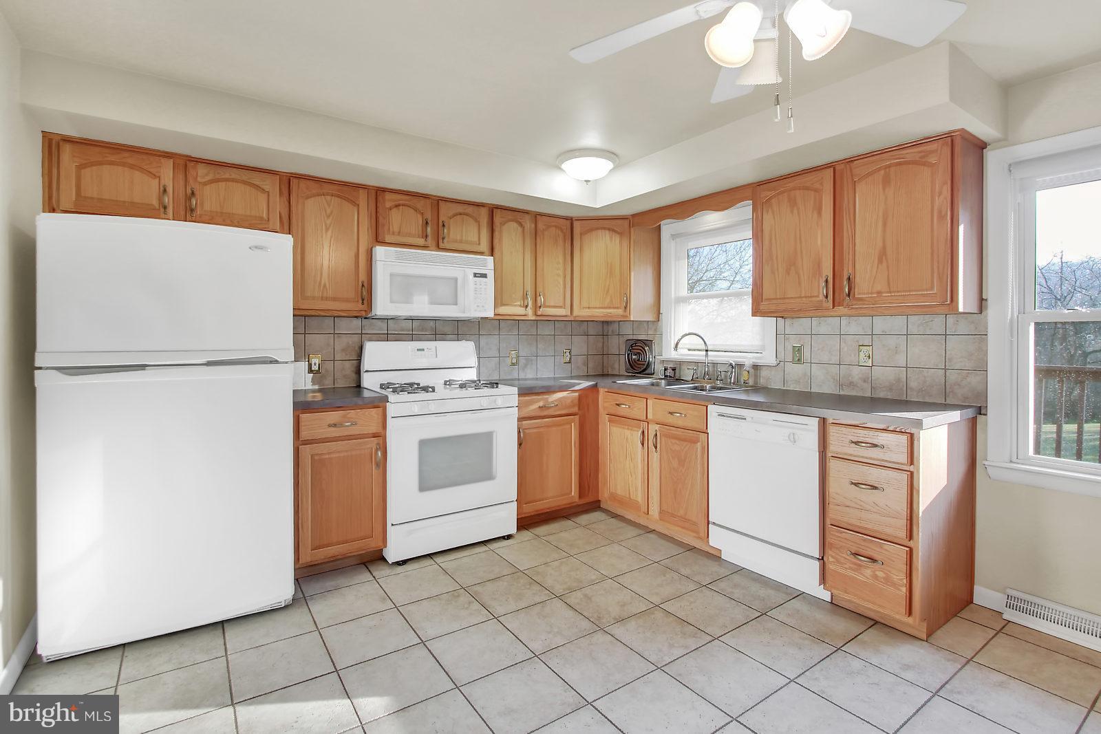 2725 Clearview Road York, PA 17406 - Photo 8 of 26 Gallery Image 8