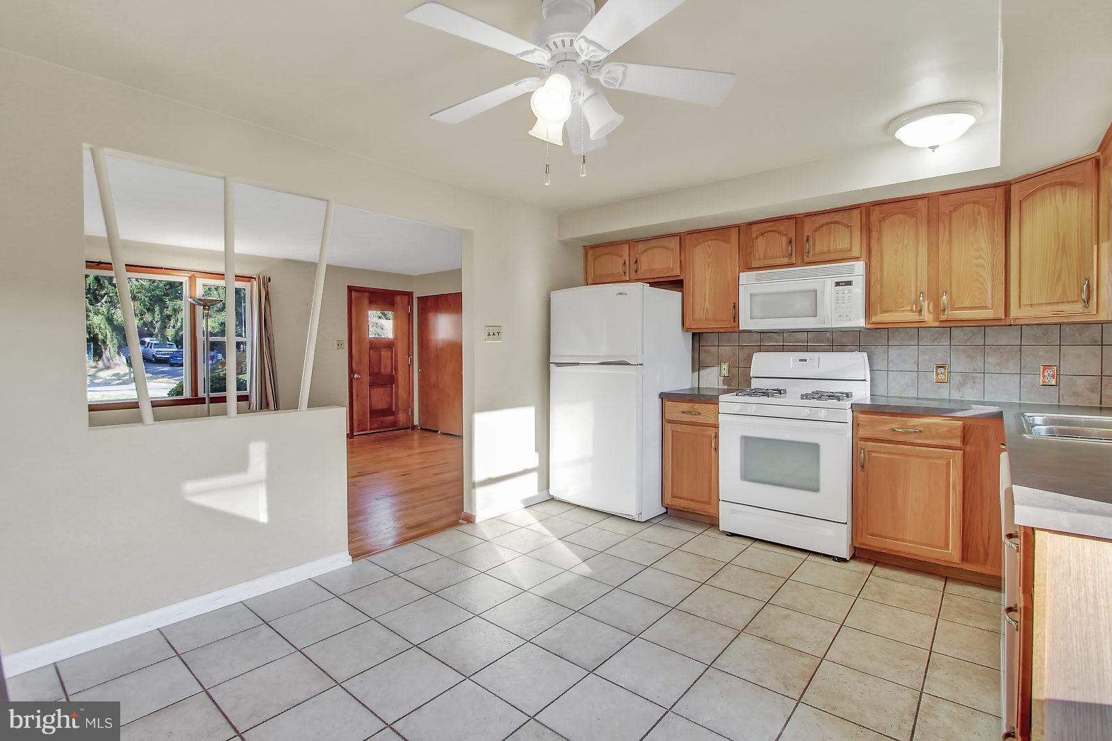 2725 Clearview Road York, PA 17406 - Photo 9 of 26 Gallery Image 9