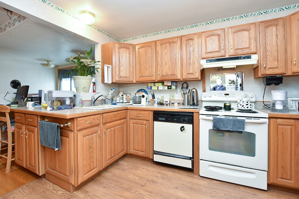 442 Carpenter Road Scituate, RI 02831 - Photo 4 of 8