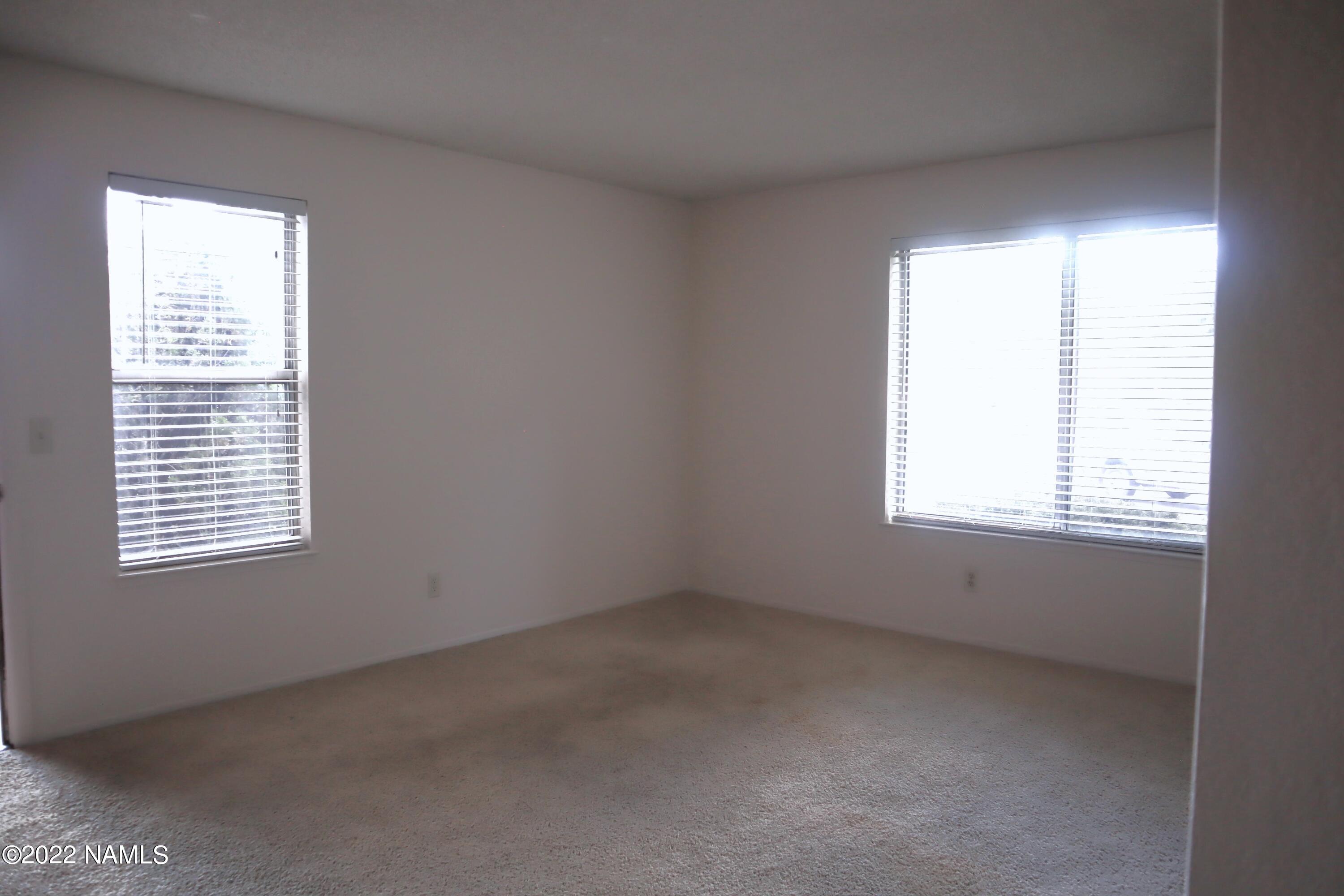 1200 South Riordan Ranch Street, Unit 79 Flagstaff, AZ 86001 - Photo 5 of 23 Living rm