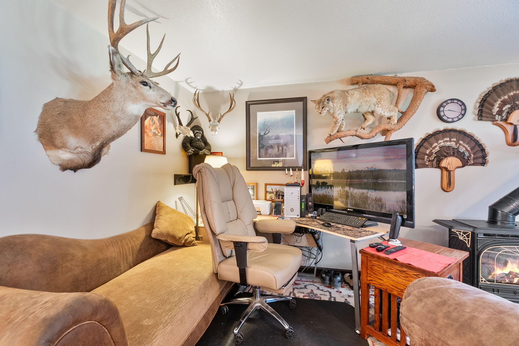 19275 Cherokee Road Bend, OR 97702 - Photo 14 of 47 13-web-or-mls-Riley Visuals-13