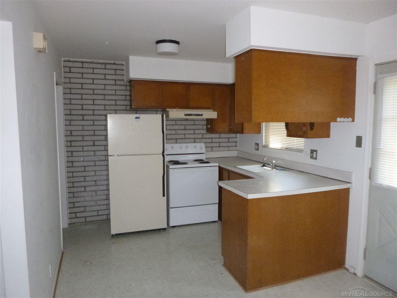 34071 Garfield Road Fraser, MI 48026 - Photo 4 of 12