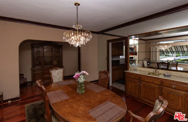 $2,050,000 | 1329 South Genesee Avenue, Los Angeles, CA 90019