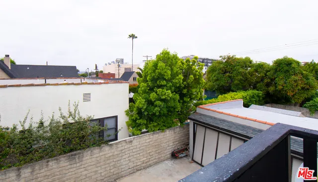 $2,050,000 | 1329 South Genesee Avenue, Los Angeles, CA 90019