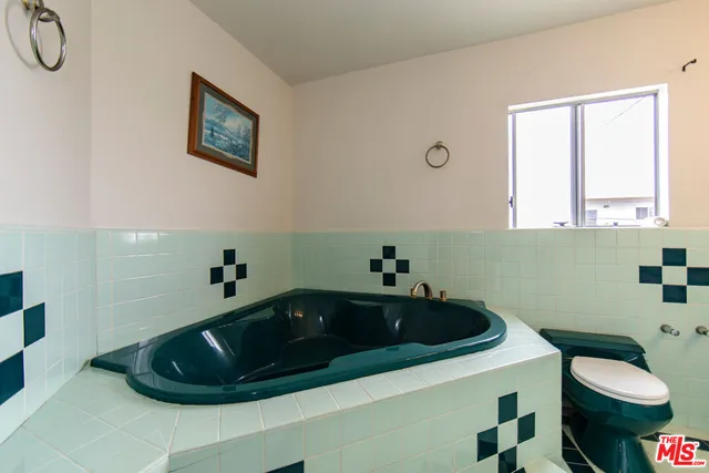 $2,050,000 | 1329 South Genesee Avenue, Los Angeles, CA 90019