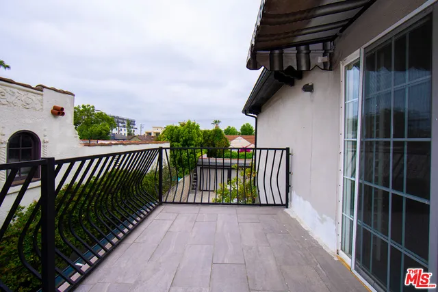 $2,050,000 | 1329 South Genesee Avenue, Los Angeles, CA 90019