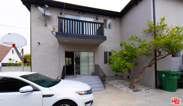 $2,050,000 | 1329 South Genesee Avenue, Los Angeles, CA 90019