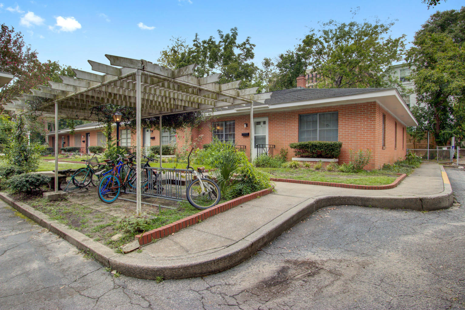173 Rutledge Avenue, Unit L Charleston, SC 29403 - Photo 3 of 26 20200709232858614620000000-o