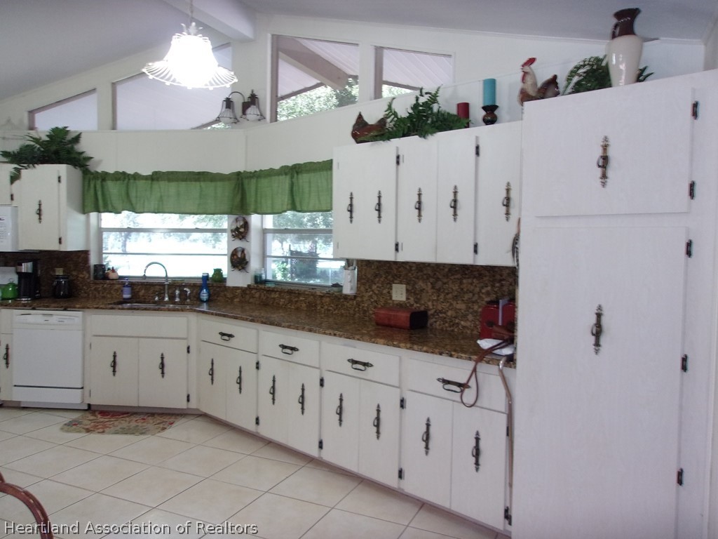 9237 Canter Path Sebring, FL 33875 - Photo 5 of 26 Gallery Image 5