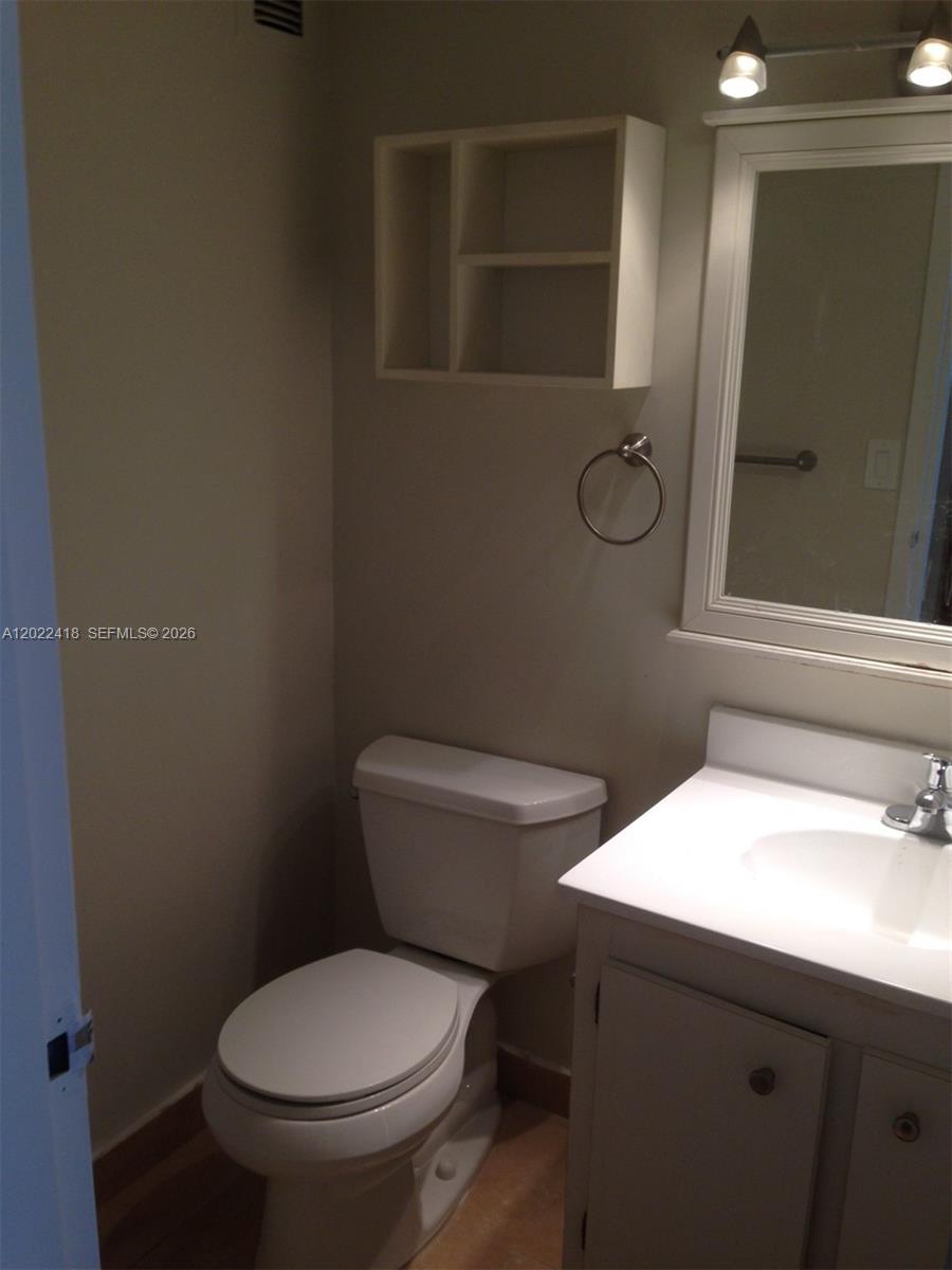 16909 North Bay Road, Unit 520 Sunny Isles Beach, FL 33160 - Photo 7 of 10