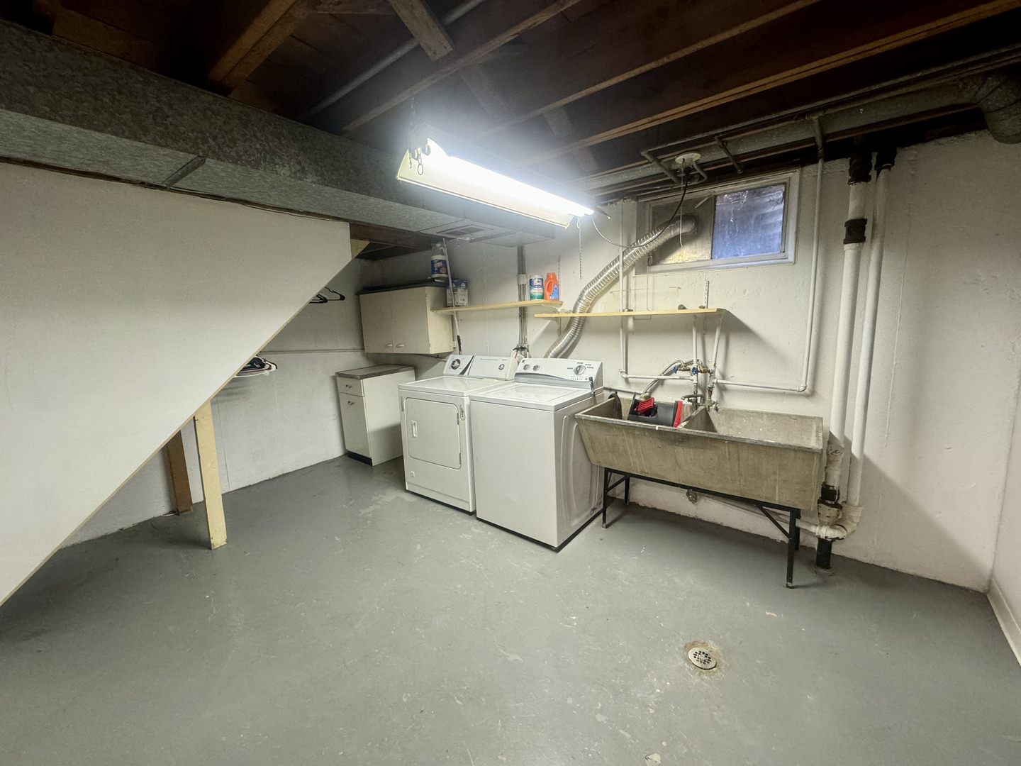 141 Warren Avenue Bloomingdale, IL 60108 - Photo 14 of 22 a utility room with dryer and washer
