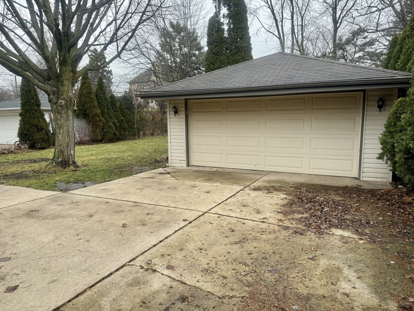 141 Warren Avenue Bloomingdale, IL 60108 - Photo 16 of 22 a backyard of a house