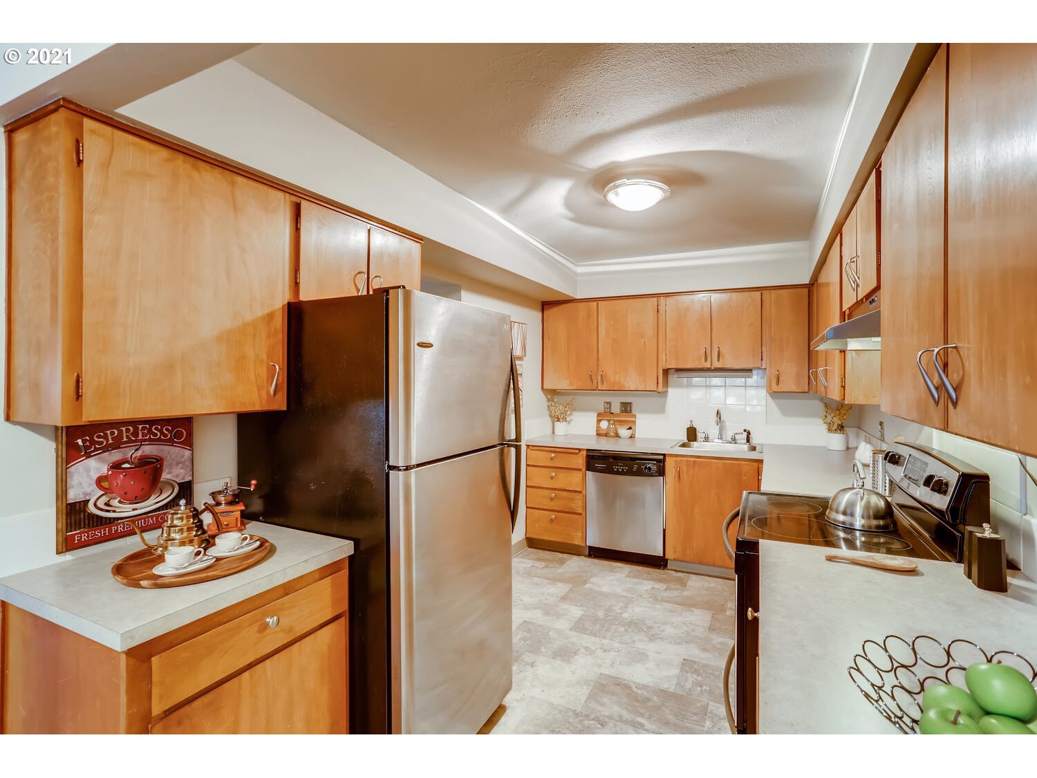 2016 Northeast Hancock Street Portland, OR 97212 - Photo 9 of 14