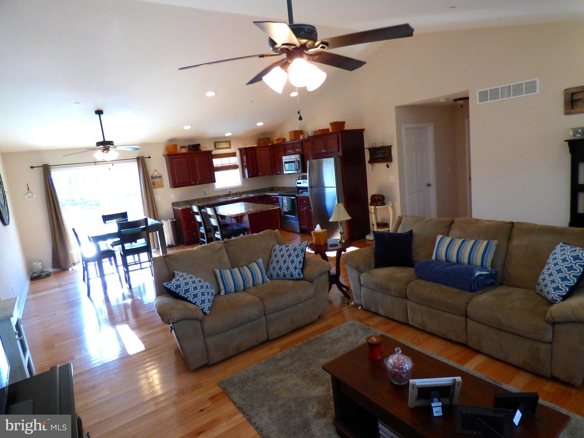 109 Carter Road Church Hill, MD 21623 - Photo 3 of 27 Living Room