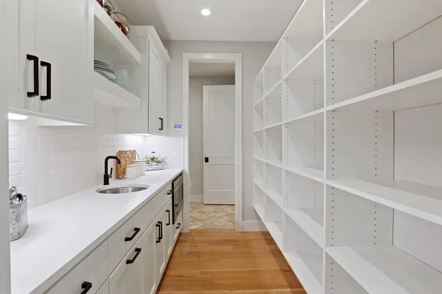 $1,350,400 | 731 Shawnee Woods Road, Medina, MN 55340