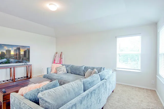 $1,875 | 8037 Falcon Meadow Drive, Converse, TX 78109