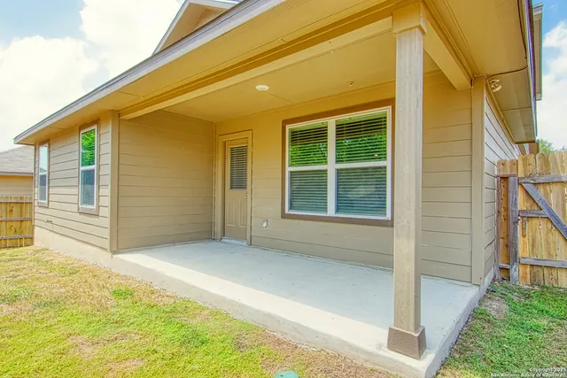 $1,875 | 8037 Falcon Meadow Drive, Converse, TX 78109