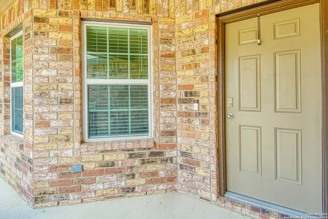 $1,875 | 8037 Falcon Meadow Drive, Converse, TX 78109
