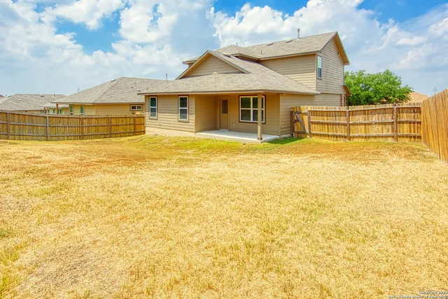 $1,875 | 8037 Falcon Meadow Drive, Converse, TX 78109