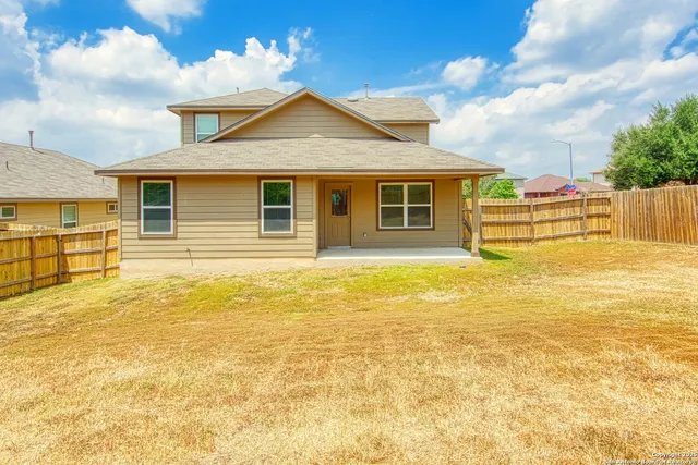 $1,875 | 8037 Falcon Meadow Drive, Converse, TX 78109