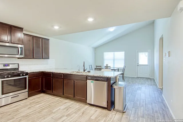 $1,875 | 8037 Falcon Meadow Drive, Converse, TX 78109