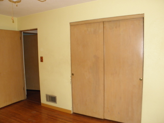 911 Westminster Road Joliet, IL 60435 - Photo 17 of 23
