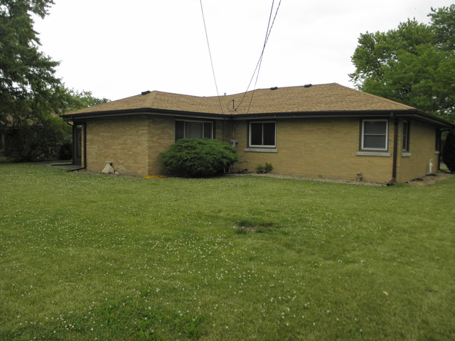 911 Westminster Road Joliet, IL 60435 - Photo 3 of 23