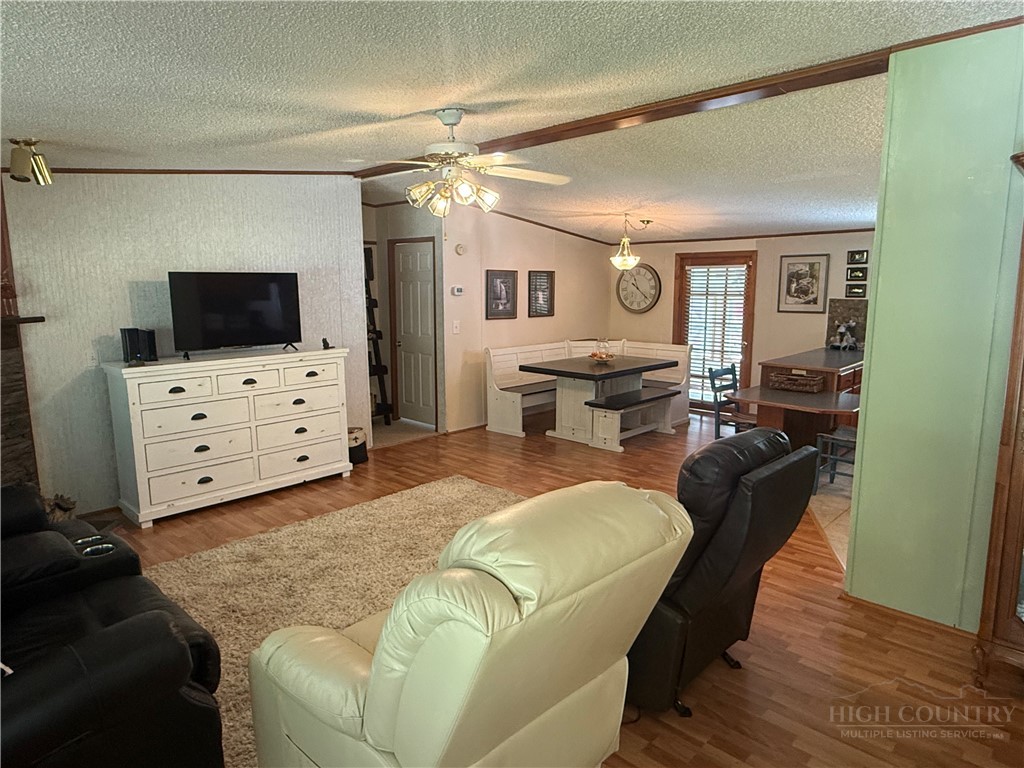 869 Little Elk Road Elk Park, NC 28622 - Photo 5 of 46 Gallery Image 5