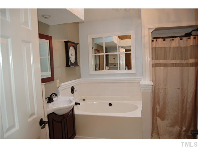 3304 Long Ridge Road Durham, NC 27703 - Photo 9 of 11 Gallery Image 9