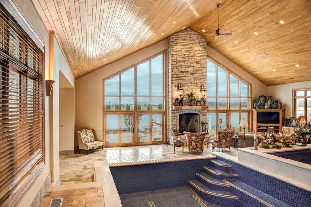 $2,995,000 | 5696 School Drive, Green Bay, WI 54313