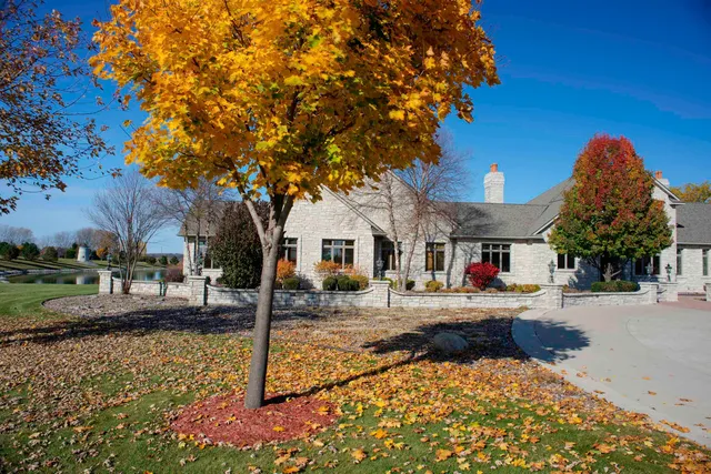 $2,995,000 | 5696 School Drive, Green Bay, WI 54313