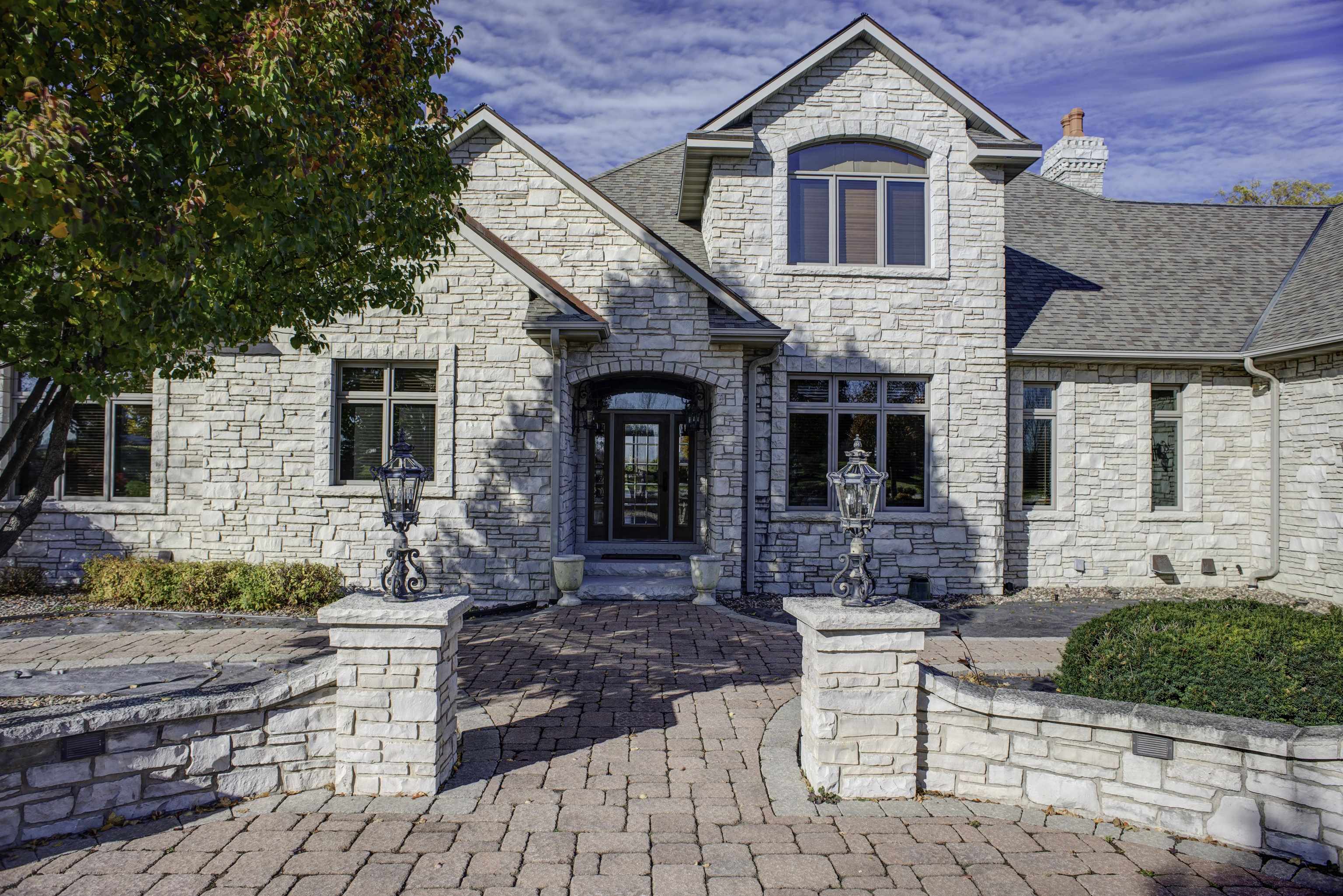 5696 School Drive Green Bay, WI 54313 - Photo 5 of 60