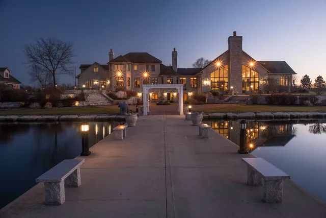 $2,995,000 | 5696 School Drive, Green Bay, WI 54313