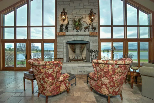 $2,995,000 | 5696 School Drive, Green Bay, WI 54313