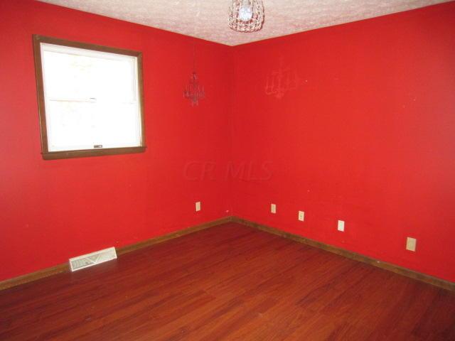 3280 Valley View Road Northeast Lancaster, OH 43130 - Photo 4 of 15 Gallery Image 4