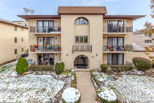 $199,999 | 9535 South 53rd Avenue, Unit 3S, Oak Lawn, IL 60453