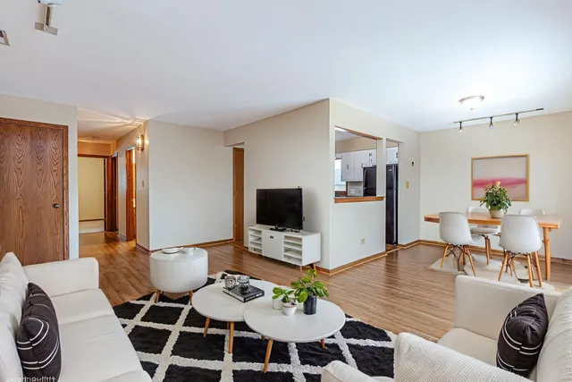 $199,999 | 9535 South 53rd Avenue, Unit 3S, Oak Lawn, IL 60453