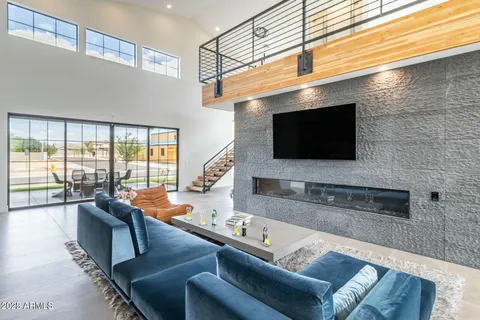 $1,410,000 | 8510 South 9th Drive, Unit 20, Phoenix, AZ 85041