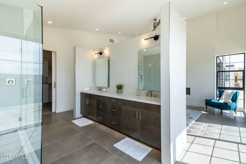 $1,410,000 | 8510 South 9th Drive, Unit 20, Phoenix, AZ 85041