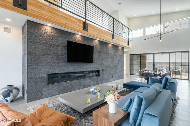 $1,410,000 | 8510 South 9th Drive, Unit 20, Phoenix, AZ 85041