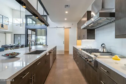 $1,410,000 | 8510 South 9th Drive, Unit 20, Phoenix, AZ 85041